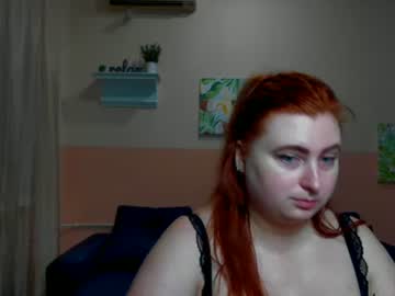alicia_side_red