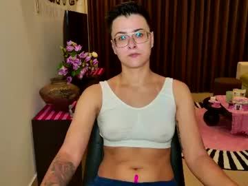 chloe_x_