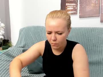 dear_hollyy
