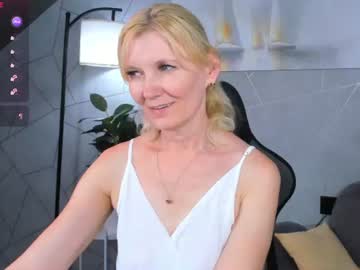 julie_lucasss