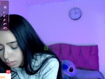 lilylouisee_