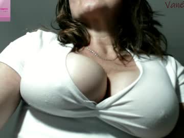 vanessared2