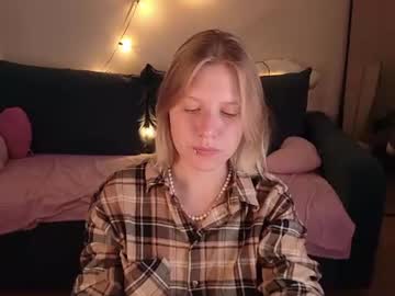 viki_charm